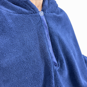 PONCHO POLAR CON CAPUCHA